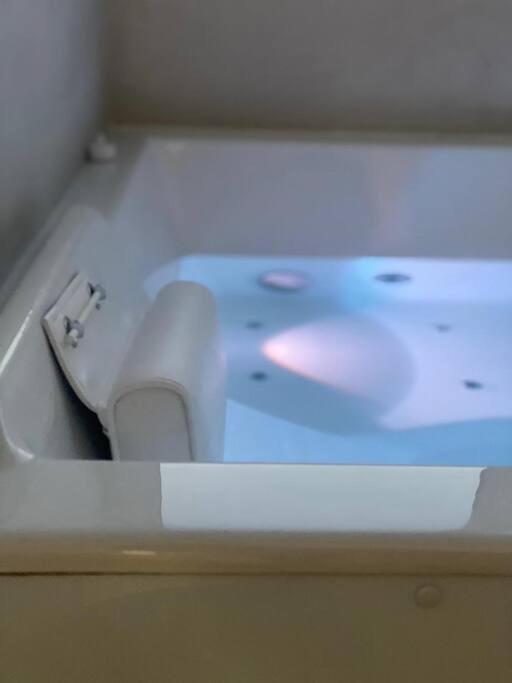 Suite « Body Love » - Jacuzzi Privatif Creteil Exterior photo